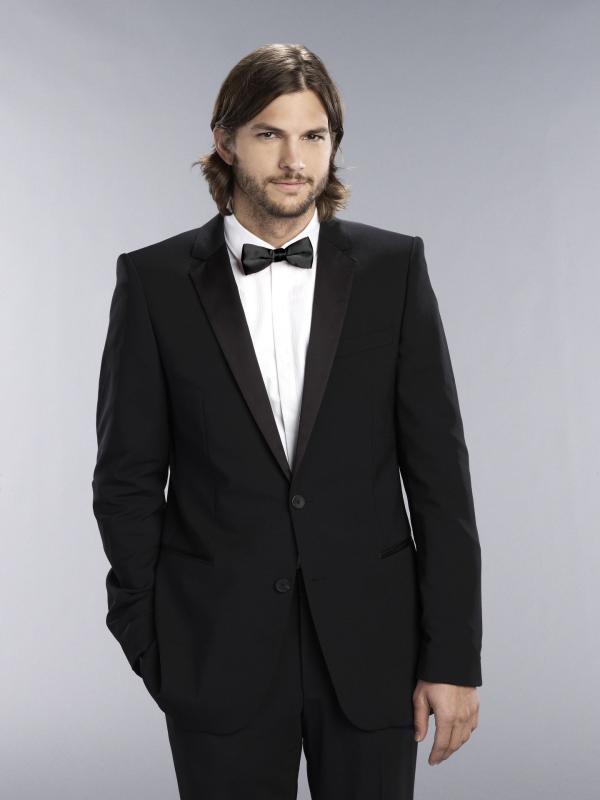 Bild 1 von 19: (9. Staffel) - Der suizidgefährdete Internet-Milliardär, Walden Schmidt (Ashton Kutcher), hat eine starke Anziehungskraft auf Frauen hat, die er aber nicht bewusst ausnutzt ...