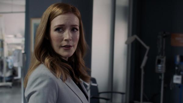 Bild 1 von 8: Grace (Jennifer Finnigan)