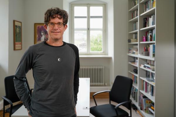 Bild 1 von 7: Forscht zu Fantum - der Kulturwissenschaftler Professor Jörn Glasenapp.