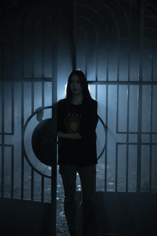 Bild 1 von 4: Violetta (Hannah Ogawa) kommt in den Crazy Fun Park.