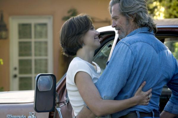 Bild 1 von 3: Beginnendes Glück: Jean (Maggie Gyllenhaal) und Bad (Jeff Bridges) erkunden den Alltag als Paar.