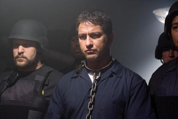 Bild 1 von 18: Will das seiner Meinung nach korrupte Justizsystem stürzen: Auch im Gefängnis führt Clyde Shelton (Gerard Butler) seinen blutigen Rachefeldzug weiter ...