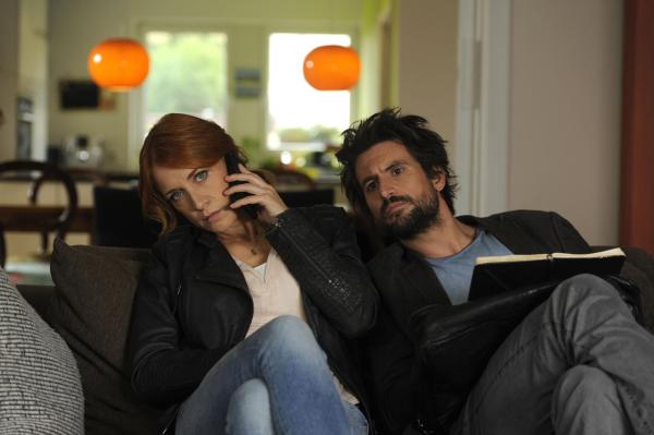 Bild 1 von 24: Partner wider Willen: die eigenwillige Kommissarin Elena (Annika Ernst, l.) und das verrückte Genie Einstein (Tom Beck, r.) ...