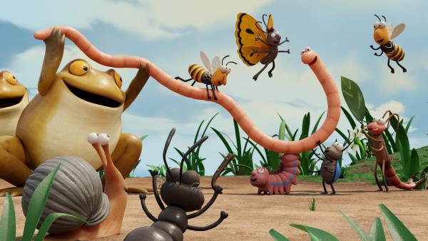 Bild 1 von 5: Superwurm unterhält seine Freunde gern mit neuen Spielen: Hier ist er als Springseil im Einsatz.