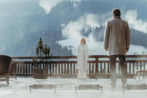 Bild 1 von 19: Im Bild: Dr. Martin Gruber (Hans Sigl) steht nicht nur eine Begegnung mit Franziska Hofstetter (Simone Hanselmann) bevor, sondern auch mit seinem Sohn Johann.