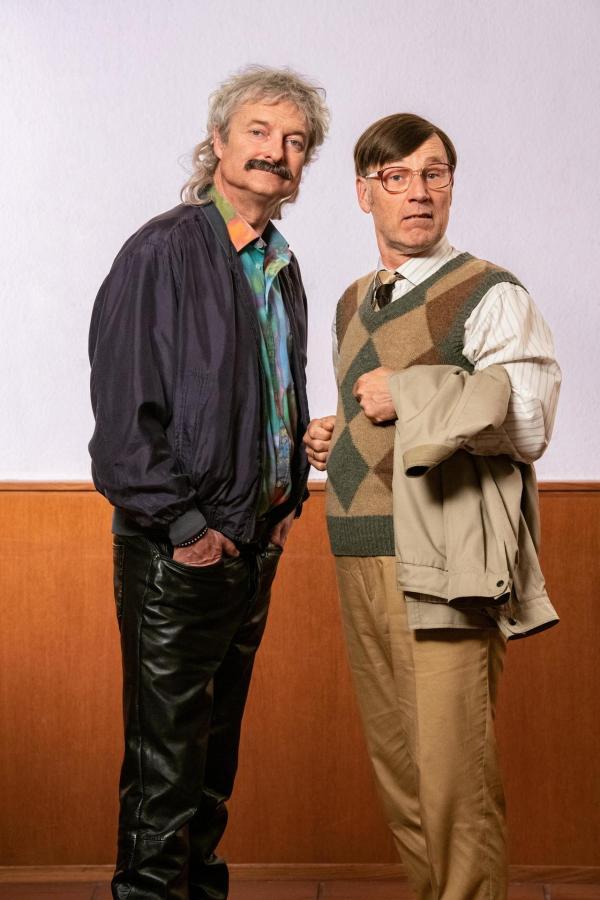 Bild 1 von 9: Im Bild: Alfred Dorfer (Weber), Roland Düringer (Breitfuß).