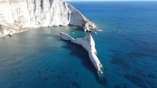 Bild 1 von 3: Paradies im Pontinischen Archipel: Die unbewohnte Insel Palmarola bietet wilde und ursprüngliche Natur.