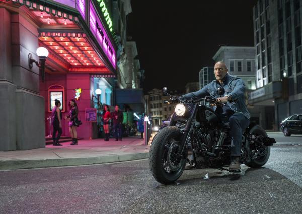 Bild 1 von 10: Hobbs (Dwayne Johnson)