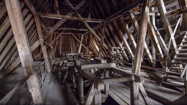 Bild 1 von 6: Dachtstuhl Malteserkirche - Wien.