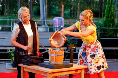 {Kochshow henssler
73} Grill den Henssler - Sommer-Special - Unterhaltung / Kochshow | {Kochshow henssler
73}