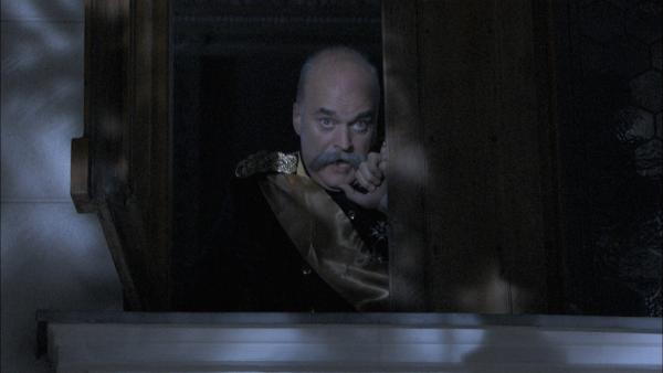 Bild 1 von 3: Bismarck ist verzweifelt. Als hätte er damals schon gewusst, was bald auf sein Deutsches Reich zukommen würde. Nach dem Zweiten Weltkrieg gaben viele Menschen ihm die Schuld dafür, dass die Demokratie in Deutschland gescheitert war. Eine große Last, die er auf den Schultern zu tragen hätte. Man kann seine Gedanken förmlich lesen: \