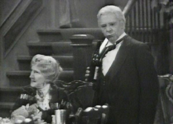 Bild 1 von 1: Dinner for One