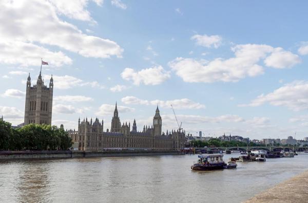 Bild 1 von 1: In London werden über 300 Sprachen gesprochen und über drei Millionen Einwohnerinnen und Einwohner wurden im Ausland geboren. Das macht die britische Metropole zur kosmopolitischen Hauptstadt.