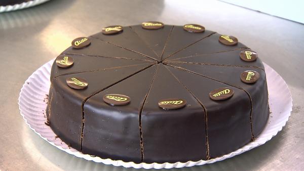 Bild 1 von 3: Ob traditionelle Sachertorte oder individuelle Anfertigungen - die Produkte der Wiener Feinbäckerei AIDA werden nicht nur an Filialen in Österreich, sondern in die ganze Welt ausgeliefert.