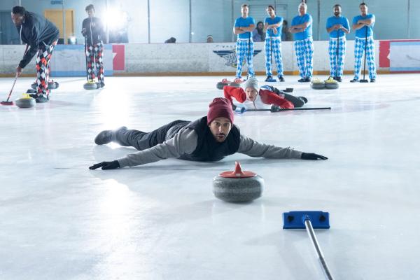 Bild 1 von 2: Edgar (Desmin Borges, vorne); Jimmy (Chris Geere, hinten)