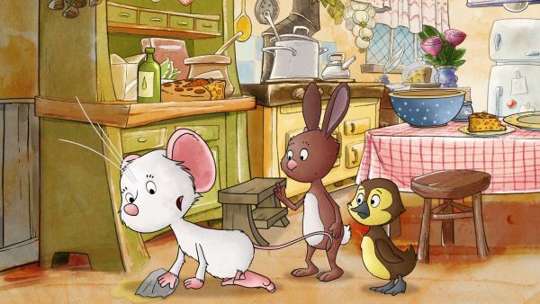 Bild 1 von 2: Tilda wächst die Arbeit in der Pension Apfelkern über den Kopf.