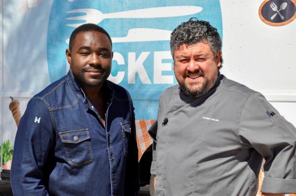 Bild 1 von 9: Sternekoch Nelson Müller und Alfredo Molinet.