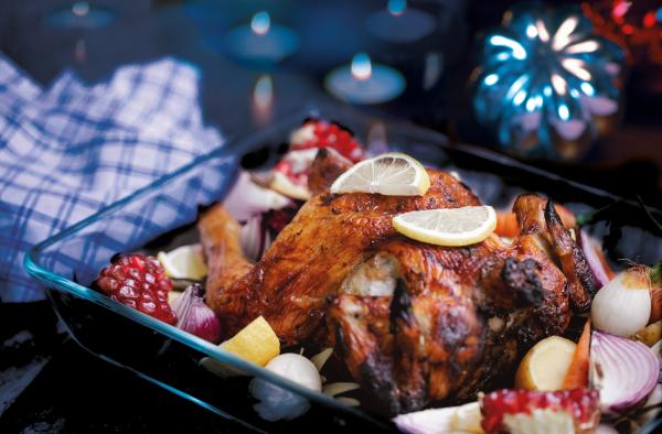 Bild 1 von 2: Alle Jahre wieder: Zum Familienfest kommt an Weihnachten bei den meisten Bayern traditionell ein Braten auf den Tisch.