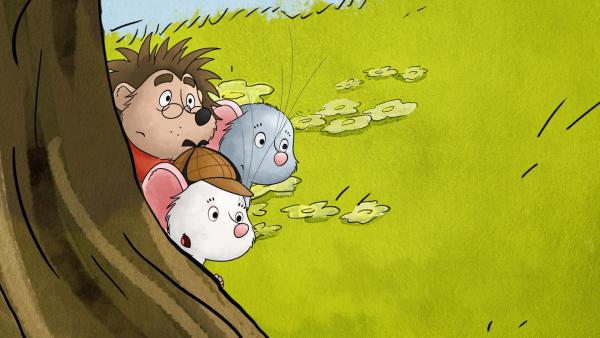 Bild 1 von 2: Wer hat den Diebstahl begangen? Tilda, Rupert und Molly suchen nach Spuren im Heckenrosenweg.