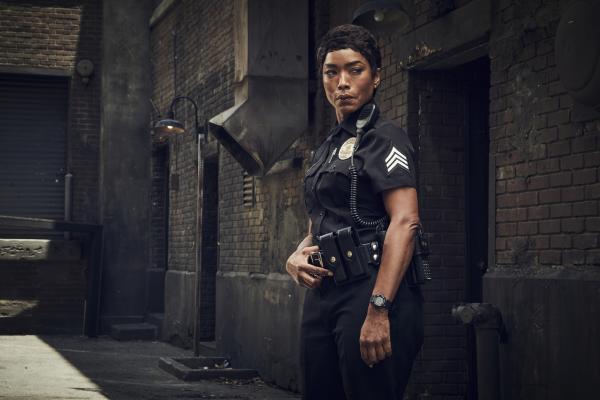 Bild 1 von 19: (5. Staffel) - Athena Grant (Angela Bassett)