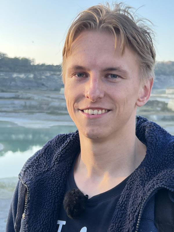 Bild 1 von 12: Lars Barten war gerade mal vierzehn Jahre alt, als er in einem Steinbruch nahe der niederländischen Stadt Maastricht das Fossil eines sieben Meter langen Mosasaurus fand.