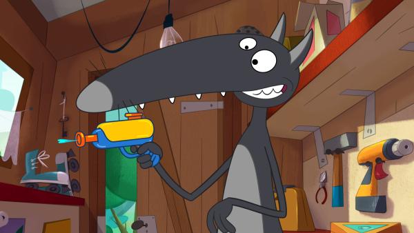 Bild 1 von 5: Beim Aufräumen findet Wolf seine alte Wasserpistole wieder.