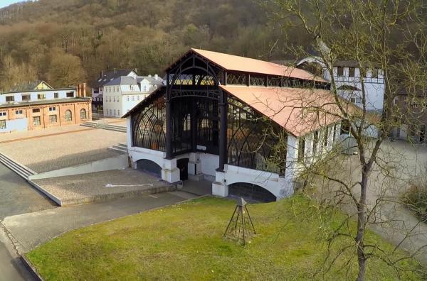 Bild 1 von 4: Bendorf-Sayn. Hier gibt es das Schloss Sayn und das frisch renovierte Industriedenkmal Sayner Hütte. Direkt neben der Gießhalle von 1830: das ehemalige Direktorenhaus.