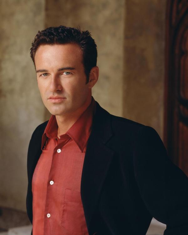 Bild 1 von 17: (4. Staffel) - Cole (Julian McMahon) wird immer wieder von der Quelle des Bösen in Versuchung geführt ...