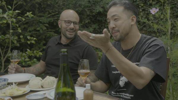 Bild 1 von 5: Julien Pham (r.) ist Trendsetter in der Pariser Gastro-Szene. Hier mit Carlton McCoy (l.)