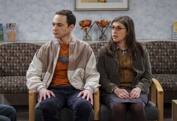 Bild 1 von 10: Sind genervt, weil sie durch den Nerd-Nachwuchs zum wiederholten Male ihr Liebesspiel unterbrechen müssen: Amy (Mayim Bialik, r.) und Sheldon (Jim Parsons, l.) ...
