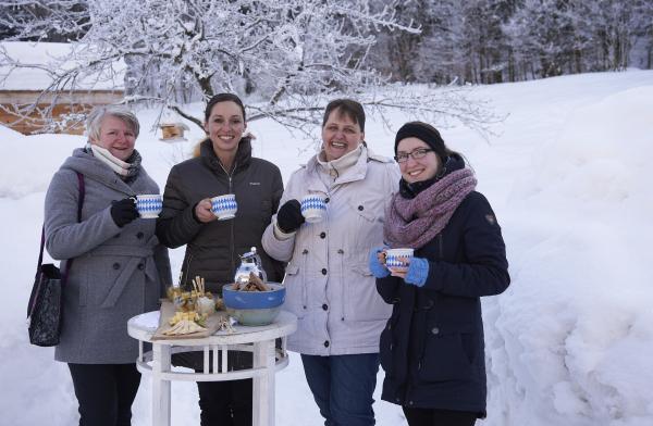 Bild 1 von 25: Bei Cathi - von links: Brigitte Müllerleile, Cathi Lichtmannegger, Matrina Koch und Sabine Klemme.