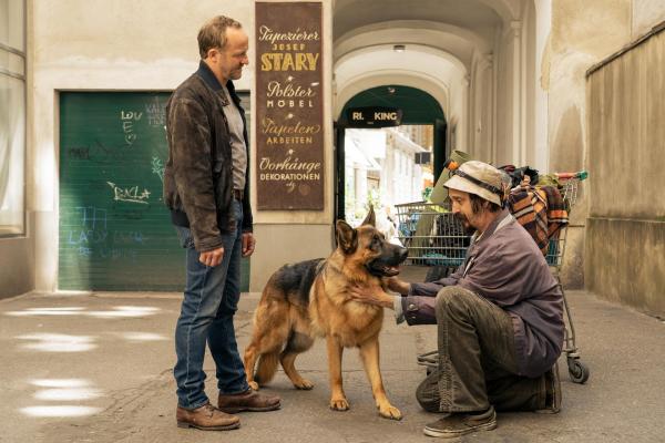Bild 1 von 15: Im Bild: Maximilian Brückner (Kommissar Max Steiner), Patrick Seletzky (Obdachloser).