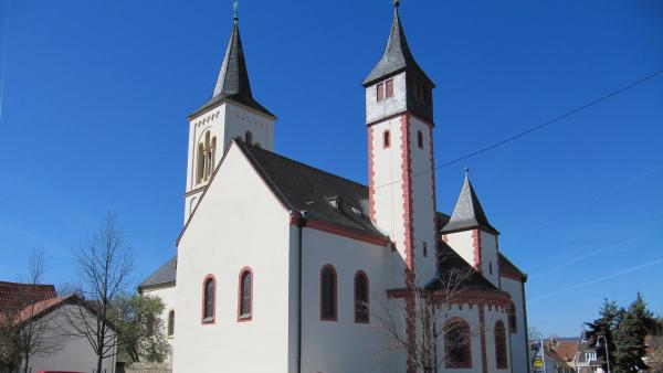 Bild 1 von 3: Die Evangelische Saalkirche in Ingelheim