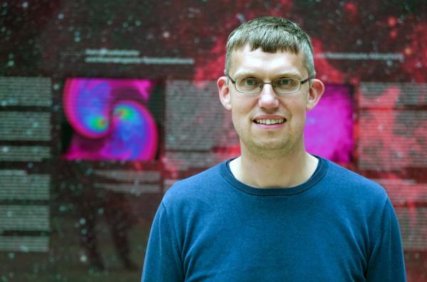 Bild 1 von 6: Jan Steinhoff forscht am MPI Potsdam an Gravitationswellendetektoren - damit will er mehr über die Anfänge unseres Universums erfahren.
