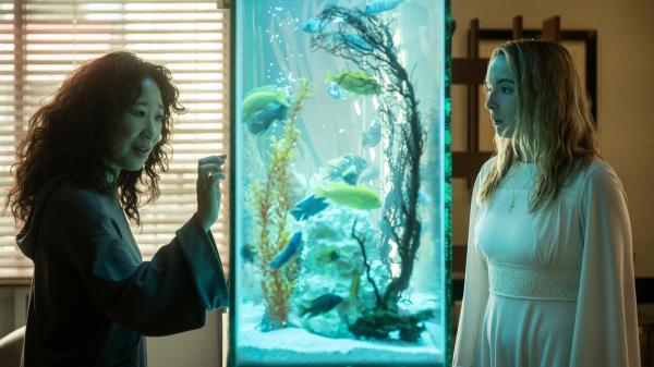 Bild 1 von 5: Villanelle (Jodie Comer, r.) will Eve (Sandra Oh, l.) um jeden Preis beweisen, dass sie dem Töten abgeschworen hat und nun ein neuer Mensch ist. Doch Eve ist skeptisch.