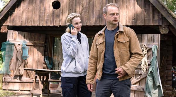 Bild 1 von 16: Im Bild: Jana Klinge (Hannah Wagner), Hinnerk Schönemann (Hauke Jacobs).