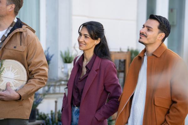 Bild 1 von 10: Bianca Marino (Rosetta Pedone, l.); Emilio Marino (Gioele Viola, r.)