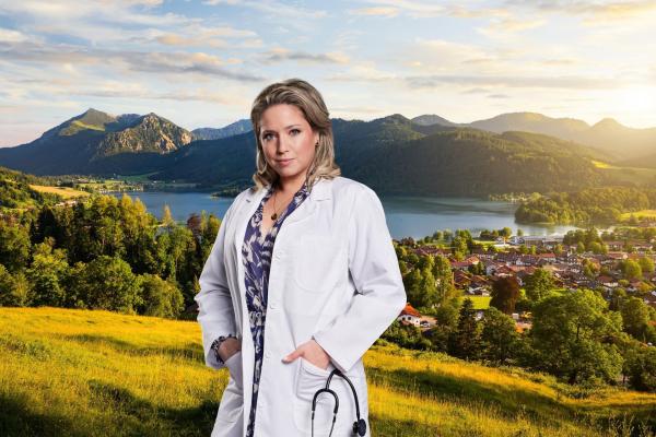 Bild 1 von 15: Dr. Sarah König (Caroline Frier)