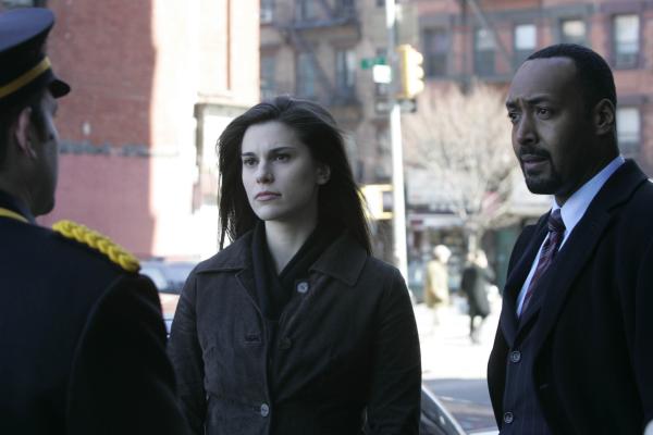 Bild 1 von 7: (l-r) Milena Govich as Detective Nina Cassady, Jesse L. Martin as Detective Ed Green -- NBC