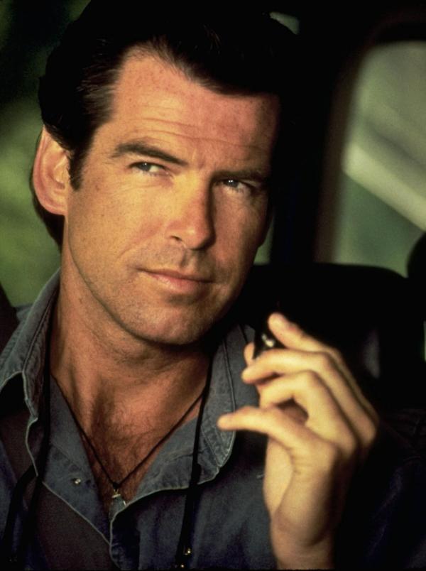 Bild 1 von 14: Den vorsichtigen Warnungen über einen möglichen Vulkanausbruch, des Wissenschaftlers Harry Dalton (Pierce Brosnan) will keiner glauben. Doch dann erschüttern erste Erdstöße den Ort Dante's Peak.