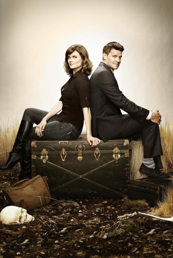 Bild 1 von 11: (6. Staffel) - Temperance Brennan (Emily Deschanel, l.); Seeley Booth (David Boreanaz, r.)