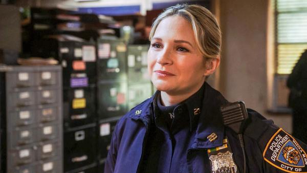 Bild 1 von 21: Im Bild: Vanessa Ray (Eddie Janko).