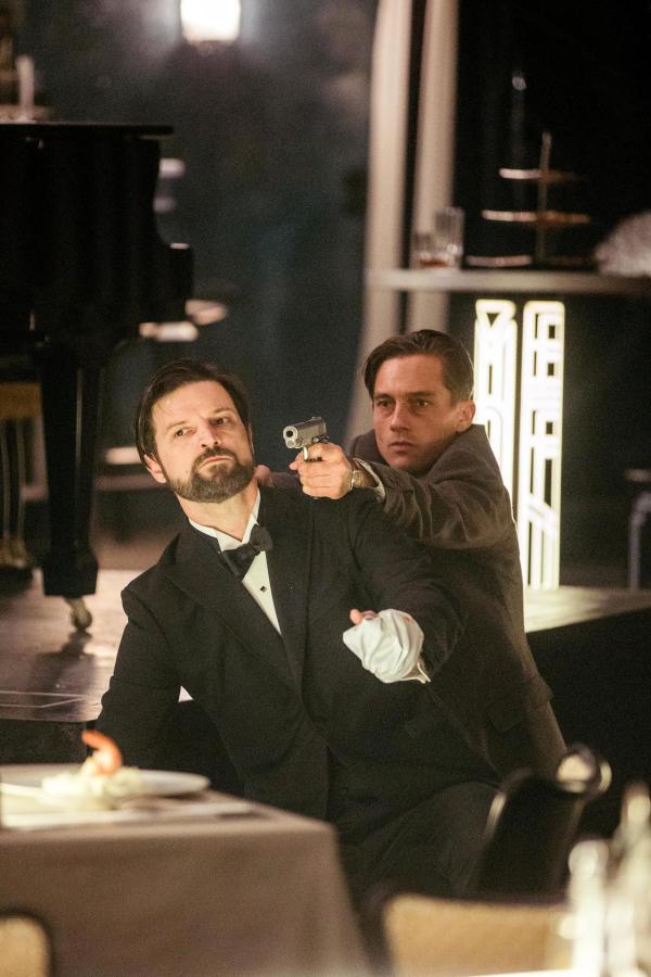 Bild 1 von 1: Im Bild (v.li.): Misel Maticevic (Der Armenier), Volker Bruch (Gereon Rath).