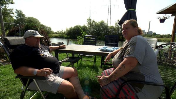 Bild 1 von 3: Willy und Tanja wiederum genießen die Ruhe auf dem Campingplatz, nachdem es zuletzt oft gekracht hat.