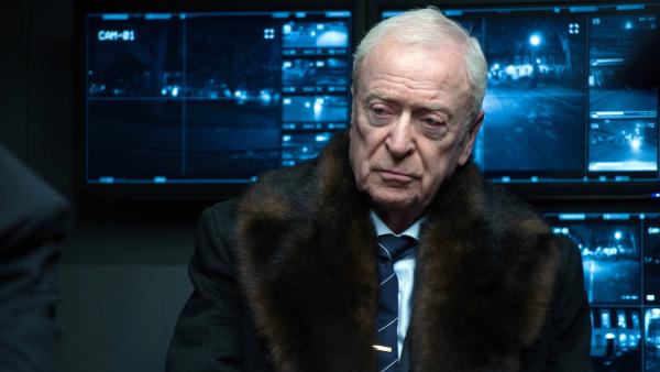 Bild 1 von 6: Geschäftsmann Arthur Tressler (Michael Caine)