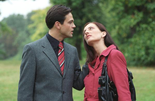 Bild 1 von 1: Zwischen Pascal (Michael Rotschopf, l.) und Katy (Nicola Ransom, r.) brechen alte Konflikte auf.
