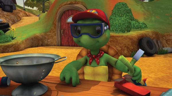 Bild 1 von 8: Franklin will einen U-Boot-Rettungs-Patrouillen-Helm bauen.