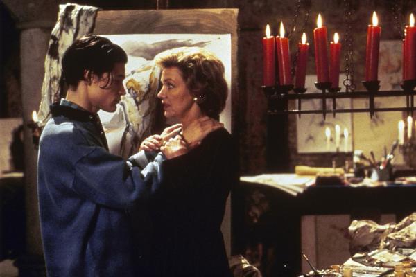 Bild 1 von 3: Im Bild: Welches Verhältnis hat die Internatsleiterin Viktoria von Lohenstein (Gila von Weitershausen) zu ihrem Zögling Julian Sprangenberg (Steffen Wink)? Steffens Freundin Anna ist unter mysteriösen Umständen ums Leben gekommen.