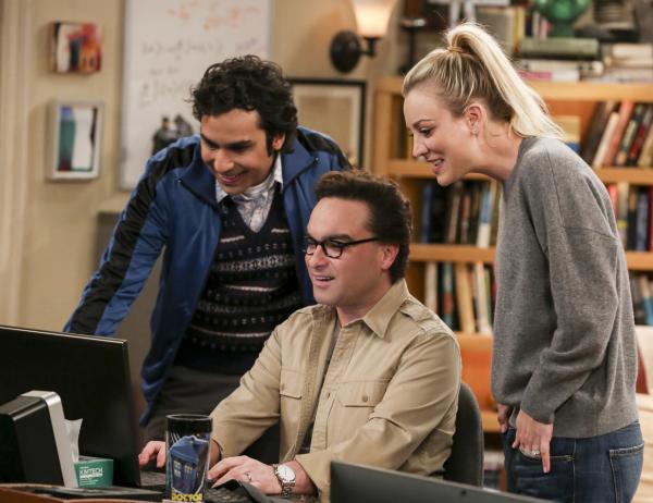 Bild 1 von 17: Suchen nach dem perfekten Alternativort für Sheldon und Amys Hochzeit: Raj (Kunal Nayyar, l.), Leonard (Johnny Galecki, M.) und Penny (Kaley Cuoco, r.) ...
