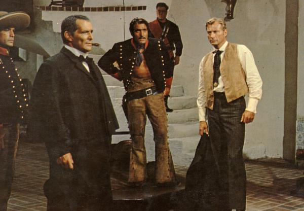 Bild 1 von 2: Dr. Karl Sternau (Lex Barker, rechts) unterstützt Benito Juarez (Fausto Tozzi, links) in Mexiko gegen die Franzosen. Doch Lazaro Verdoja (Rikk Battaglia, Mitte) verfolgt seine eigenen Ziele.